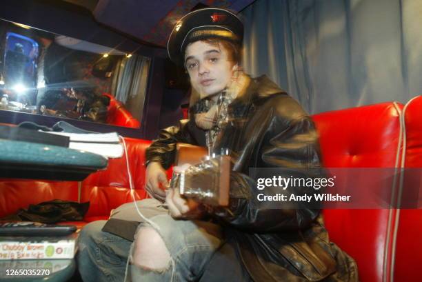 Pete Doherty & Carl Barat of The Libertines backstage on tour in Manchester in 2004