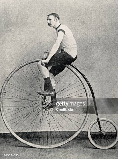 arco para agregar ventilador Penny Farthing Bicycle Fotografías e imágenes de stock - Getty Images