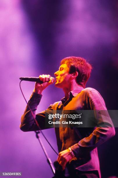 Suede, Brett Anderson, Pukkelpop Festival, Hasselt, Belgium, 29 August 2003.