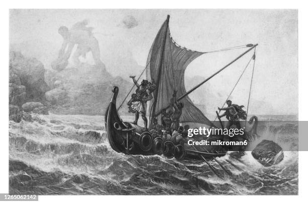 old engraved illustration of ulysses defying the cyclops - grecia antigua fotografías e imágenes de stock
