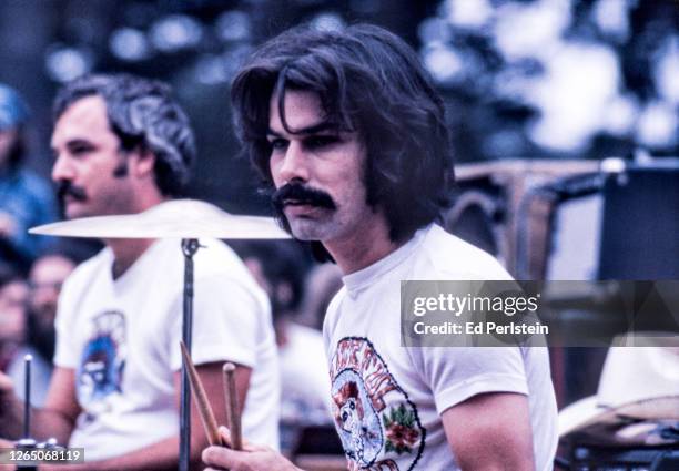 Bill Kreutzmann and Mickey Hart perform with the Grateful Dead at a free concert in Golden Gate Park, San Francisco on September 28, 1975.