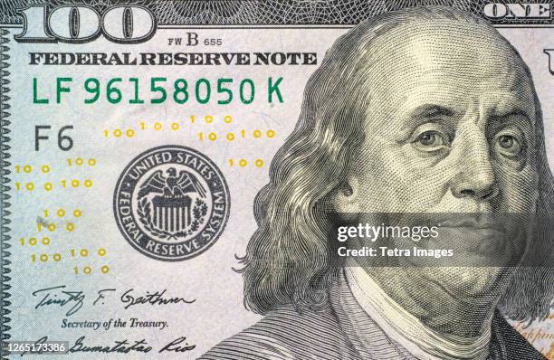 close-up of us one hundred dollar bill - american one hundred dollar bill fotografías e imágenes de stock