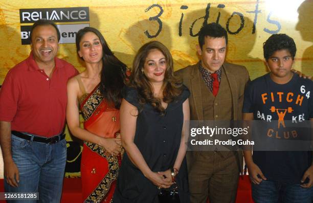 Anil Ambani, Kareena Kapoor, Tina Ambani, Aamir Khan and Jai Anshul Ambani attend the film premiere of “3 Idiots” on December 23, 2009 in Mumbai,...