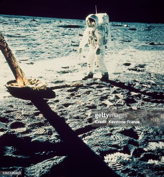 Astronaute Edwin Aldrin marchant sur la Lune, en juillet 1969.