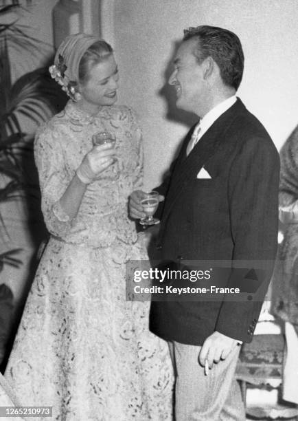 Prince Rainier and his wife Grace Kelly during the reception after their civil wedding on . Le Prince RAINIER et sa femme Grace KELLY pendant la...