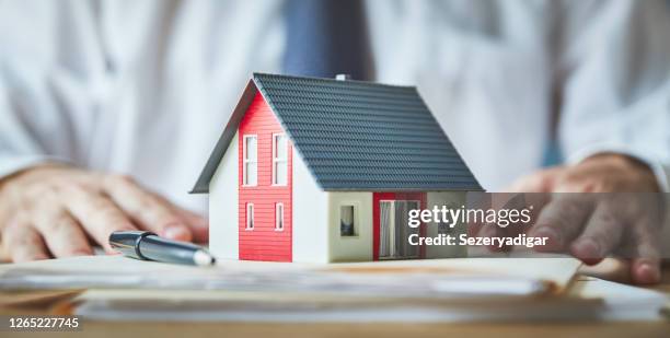 verzekering - housing loan stockfoto's en -beelden