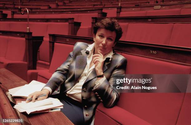 La députée Roselyne Bachelot à l'Assemblée Nationale, Paris, 28 Février 1996