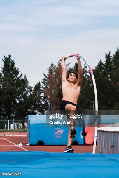 Clermont-Ferrand . . Training of the Swedish 18-year-old pole vaulter Armand Duplantis, new global pole vault star, the youngest ever male athlete to...