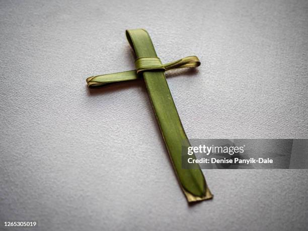 palm sunday cross - palmsonntag stock-fotos und bilder
