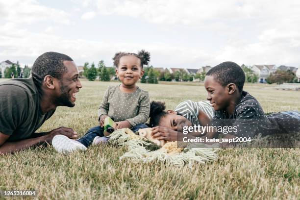 picnic day everyday with kids - life insurance stock pictures, royalty-free photos & images