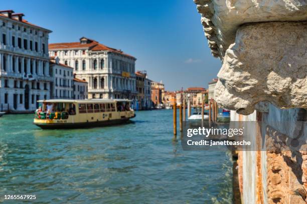 grand canal with vaporetto ferry, venice, veneto, italy - vaporetto stockfoto's en -beelden