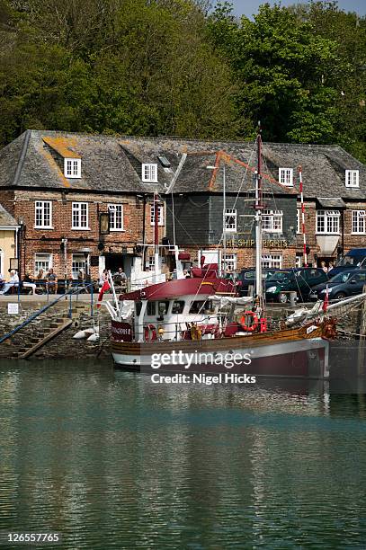 the harbour at padstow, cornwall, great britain. - padstow stock pictures, royalty-free photos & images