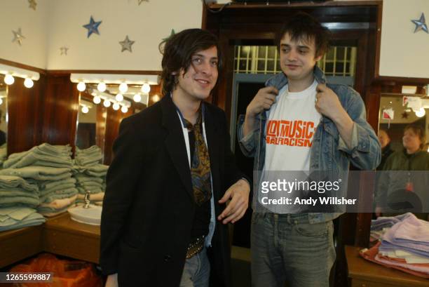 On-the-road with The Libertines in Glasgow. Pete Doherty is wearing a 'Love Music Hate Racism' t-shirt.