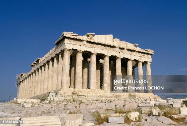 Le temple grec antique du Parthénon sur l'Acropole à Athènes en aout 1981, Grèce