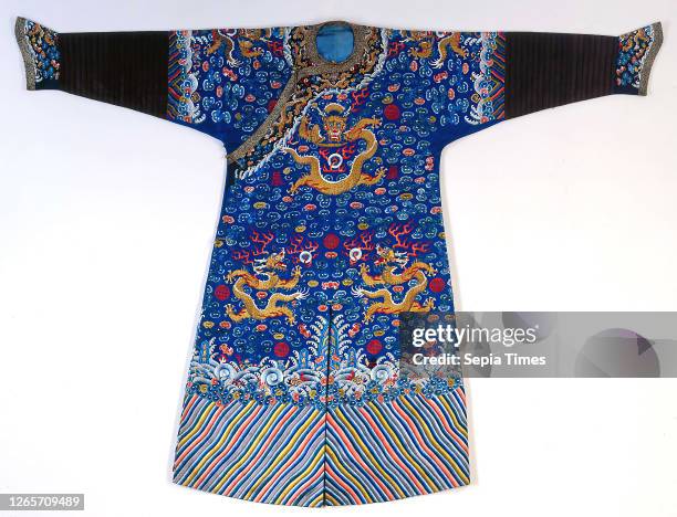 Dragon Man Robe Dragon Robe Photos and Premium High Res Pictures - Getty Images
