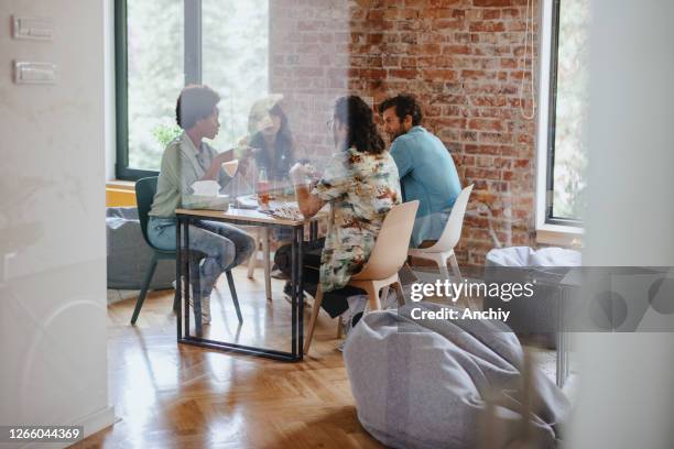 Social Distance Lunch 88 Office Lunch Social Distance Stock Photos, High-Res Pictures, and ...