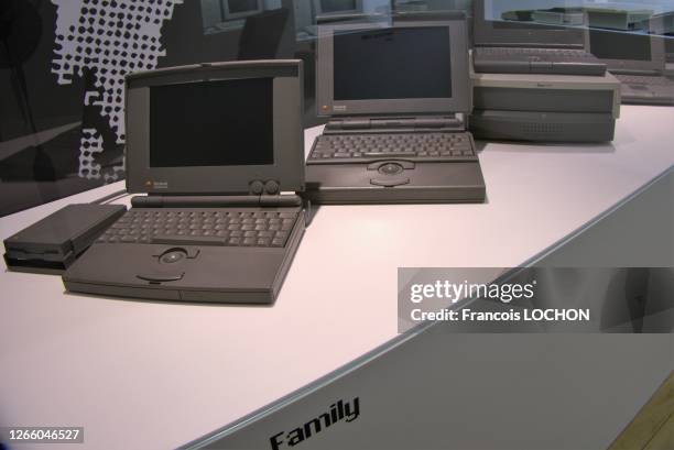 Premier Ordinateur portable "family Apple Macintosh powerbook 100", musée Apple, le 5 juin 2018, Prague, République Tchèque.