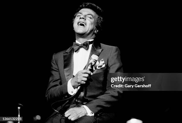 Tony Mathis Singer 2,119 Johnny Mathis Photos & High Res Pictures - Getty Images