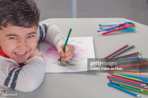 child's drawing - criança de escola foto e immagini stock