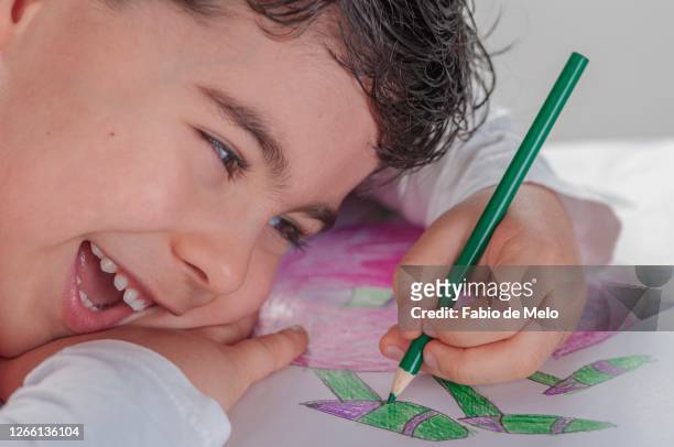 child's drawing - desenhar stock-fotos und bilder