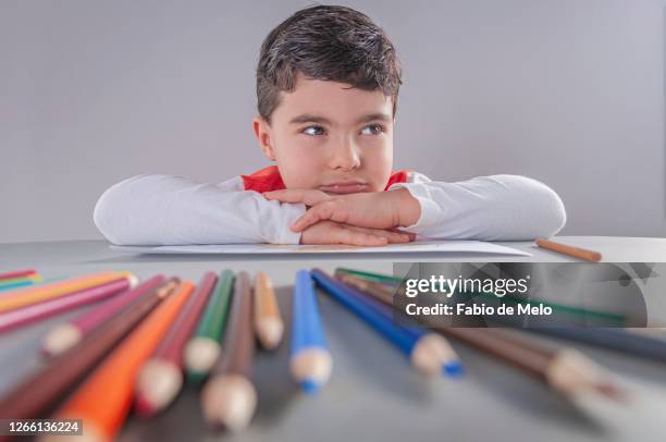 child's drawing - criança fotografías e imágenes de stock