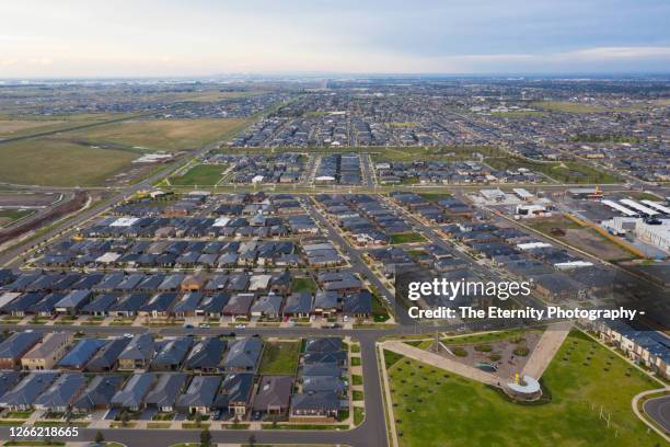 aerial view of tarneit - western suburbs melbourne - melbourne property foto e immagini stock