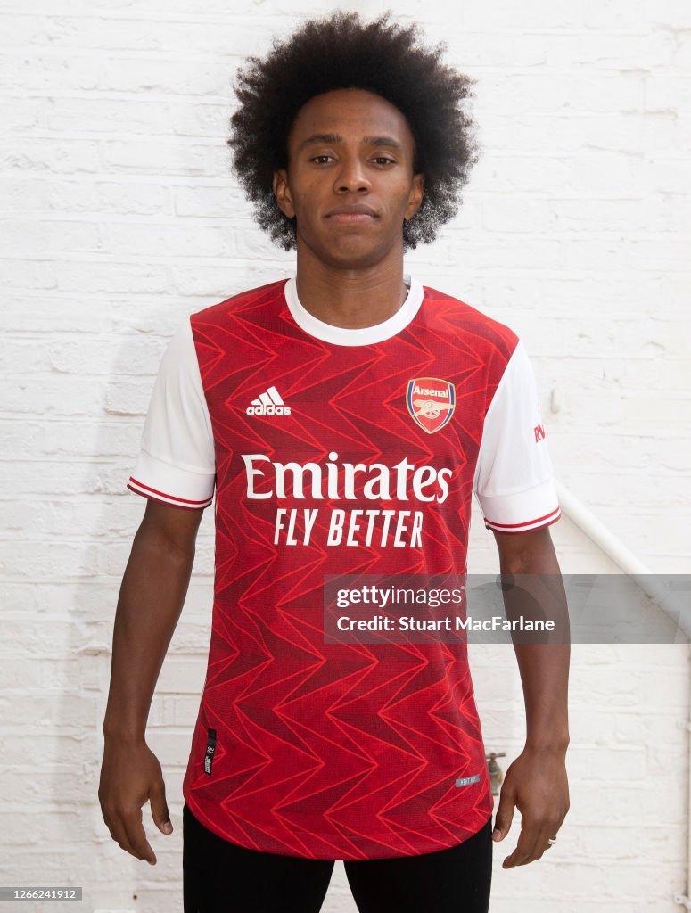 Arsenal Unveil New Signing Willian