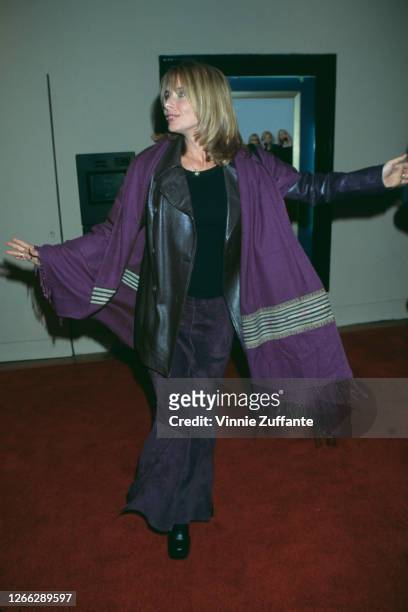 American actress Rosanna Arquette at the premiere of the film 'Hanging Up' at the Mann Bruin Theater in Westwood, California, 16th February 2000.