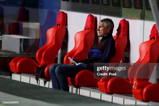 Quique Setien, Head Coach of FC Barcelona looks on during the UEFA Champions League Quarter Final match between Barcelona and Bayern Munich at...