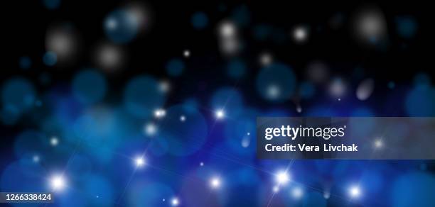 blurred bokeh light background, christmas and new year holidays background - colar de diamantes fotografías e imágenes de stock