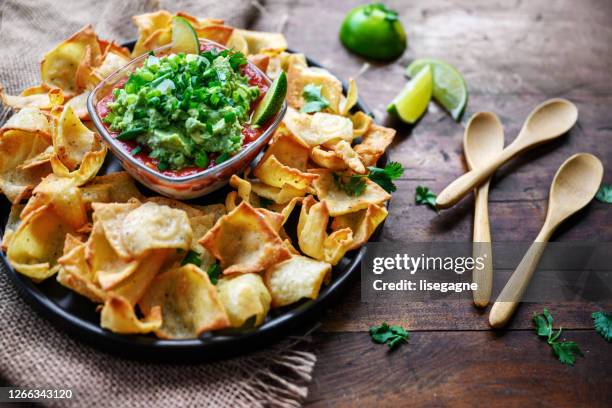 diverse keto-gerichte - kohlenhydratarme diät stock-fotos und bilder