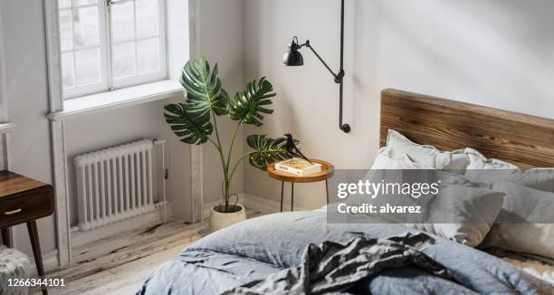 digitally generated domestic bedroom interior - quilt imagens e fotografias de stock