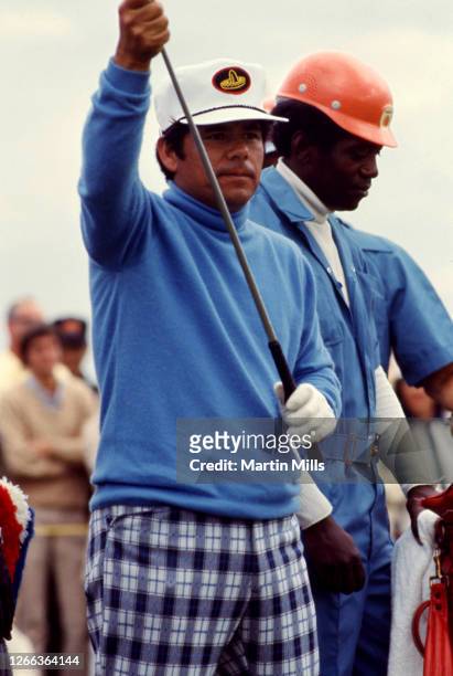 Golfer Lee Trevino of the United States wipes off his club during the 1973 Jackie Gleason Inverrary-National Airlines Classic on February 22, 1973 at...