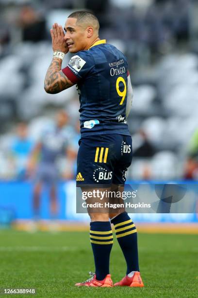 Aaron Smith of the Highlanders gives instructions during the round 10 Super Rugby Aotearoa match between the Highlanders and the Hurricanes at...