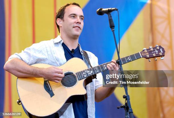 Dave Matthews of Dave Matthews Band performs at the band's "Gives Back" concert at the Polo Fields in Golden Gate Park on September 12, 2004 in San...
