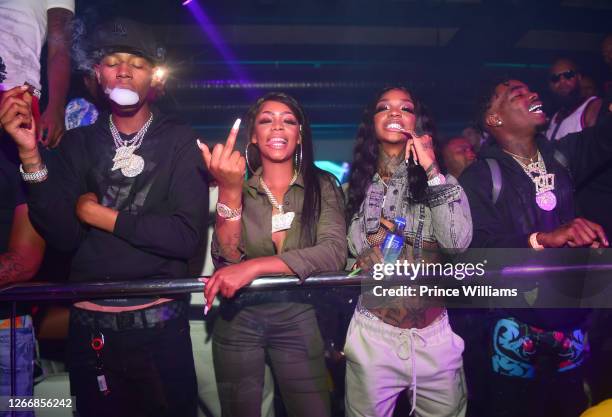 Scarr Girl Rapper Big Scarf Photos and Premium High Res Pictures - Getty Images