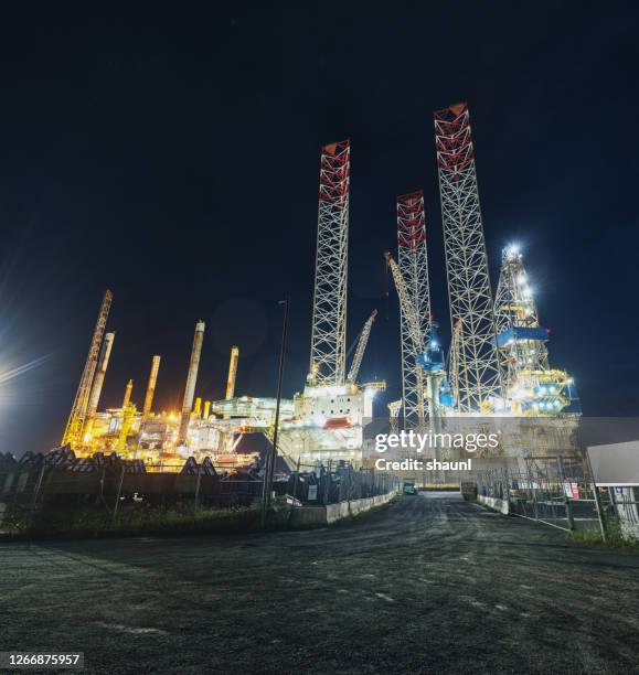 Oil Rigs In Canada 346 Canada Water Wells Stock Photos, High-Res Pictures, and Images ...