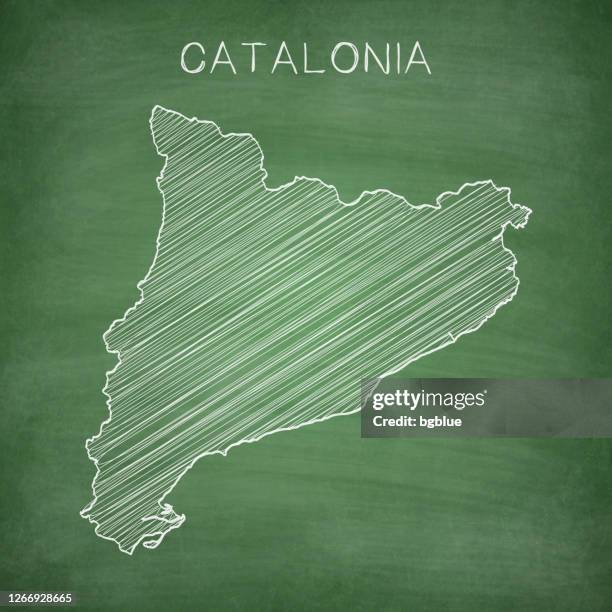 stockillustraties, clipart, cartoons en iconen met de kaart van catalonië die op bord wordt getrokken - bord - catalonia square