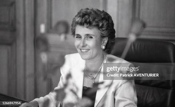 Portrait d'Edith Cresson, la ministre du Commerce extérieur, en 1984, à Paris, France.