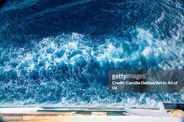 Boat making waves in the ocean on Janvier 11, 2017 in , British Indian Ocean Territory.