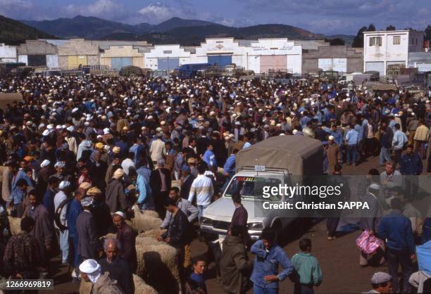 Jour de marché à El Affroun, circa 1980, Algérie.
