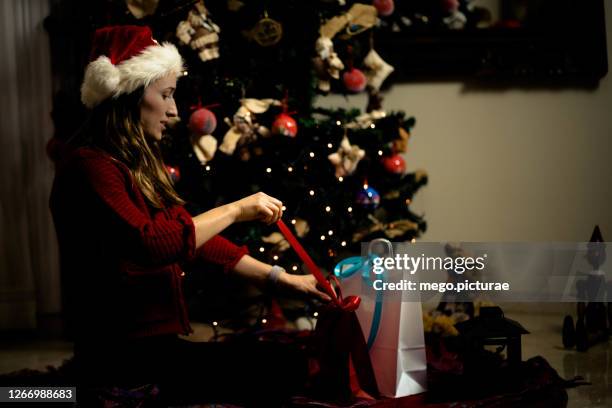 Christmas Live Roping 21 Christmas Roping Stock Photos, High-Res Pictures, and Images - Getty ...