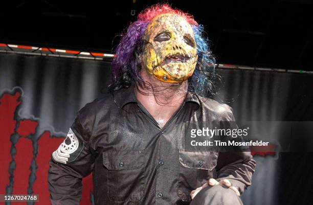 Corey Taylor of Slipknot performs during Ozzfest 2004 at Shoreline Amphitheatre on July 29, 2004 in Mountain View, California.