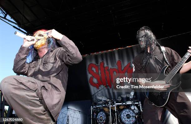 Corey Taylor and Mick Thomson of Slipknot perform during Ozzfest 2004 at Shoreline Amphitheatre on July 29, 2004 in Mountain View, California.