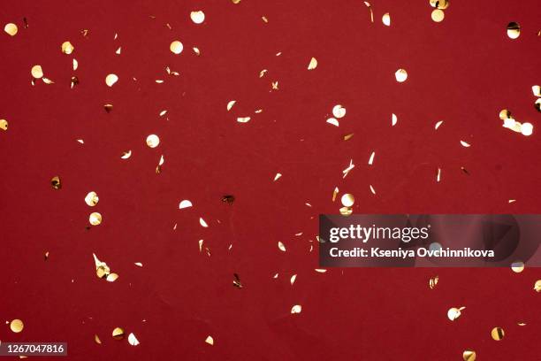 abstract glitter lights background. de-focused - red glitter stock-fotos und bilder