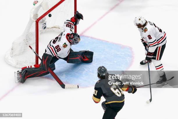 Mark Stone of the Vegas Golden Knights scores at 57 seconds of the second period against Corey Crawford of the Chicago Blackhawks in Game Five of the...