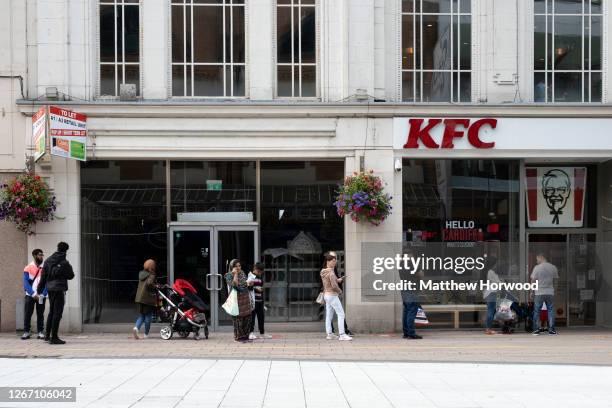 Kfc Queue Terminal 69 Kfc Crisis Stock Photos, High-Res Pictures, and Images - Getty Images