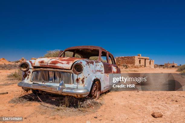 farina wreck - abandoned car stock pictures, royalty-free photos & images