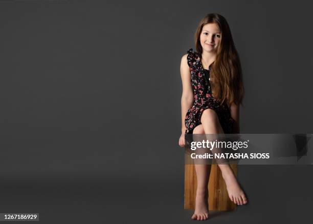 Tween Girl Barefoot Stock Fotos Und Bilder Getty Images