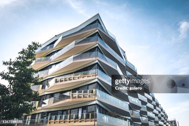 futuristic balconies of new residential architecture in berlin - apartment building exterior imagens e fotografias de stock